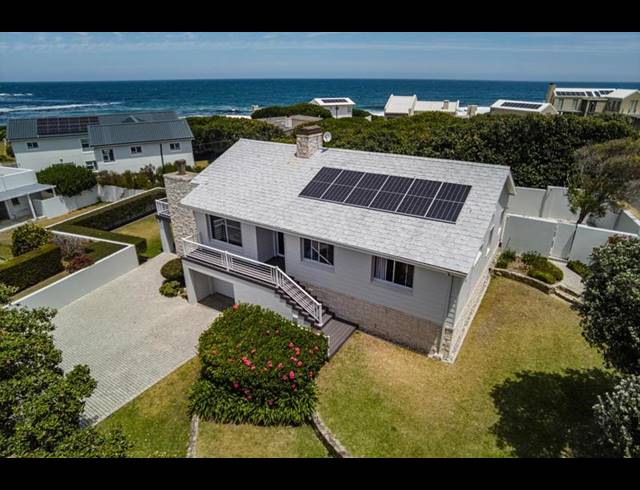 4 BEDROOM HOUSE FOR SALE IN SANDBAAI